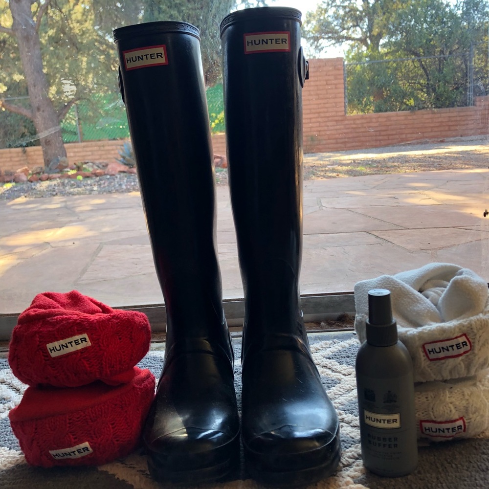 Hunter Boots (Black Glossy) Size 8!